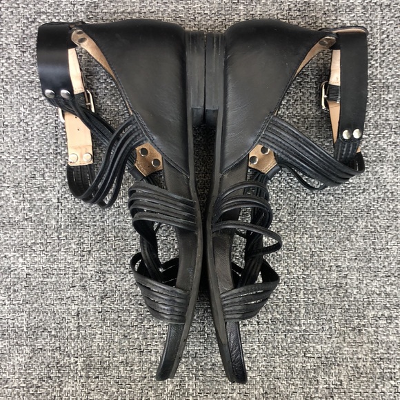 You by Crocs black leather sandals with buckle ankle strap - Picture 3 of 7